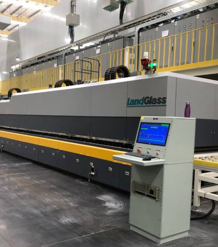 Fuzhou’s Automotive Glass Giant Partners with LandGlass to Set New Industry Benchmarks