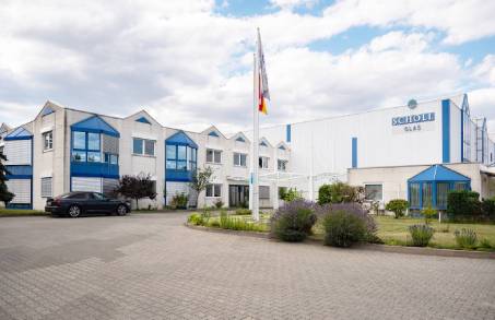 European Glass Giant Schollglas Partners with LandGlass to Redefine High-End Glass Processing