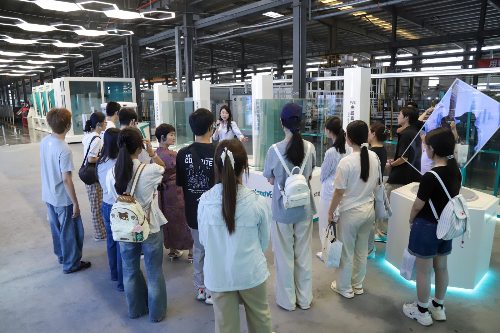 Students Visit LandGlass Intelligent Manufacturing Base